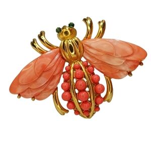 Rare Signed Hattie Carnegie Vintage Bee Peach Lucite Coral Colored Brooch Pin